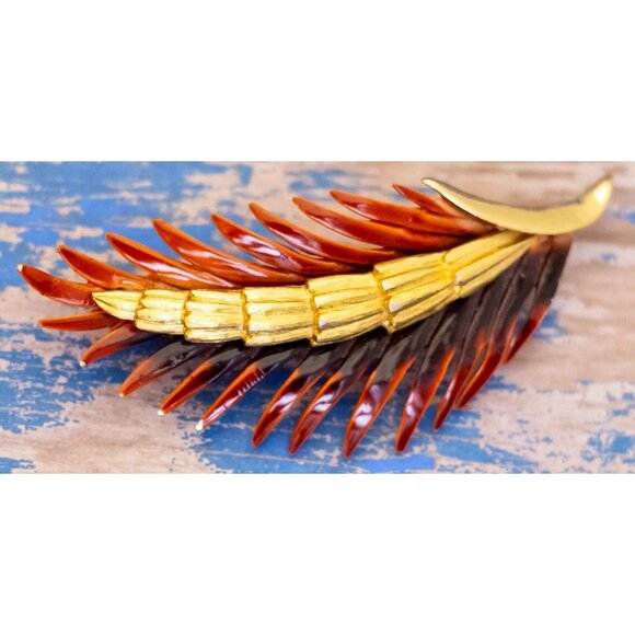 Vintage Intricate Red Leaf Gold Tone Brooch by PIM - L32 - Picture 2 of 3